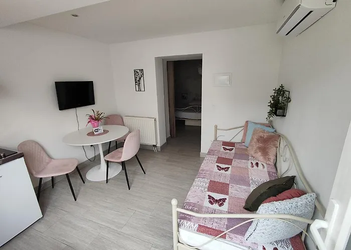 Zoric Apartments & Rooms 2