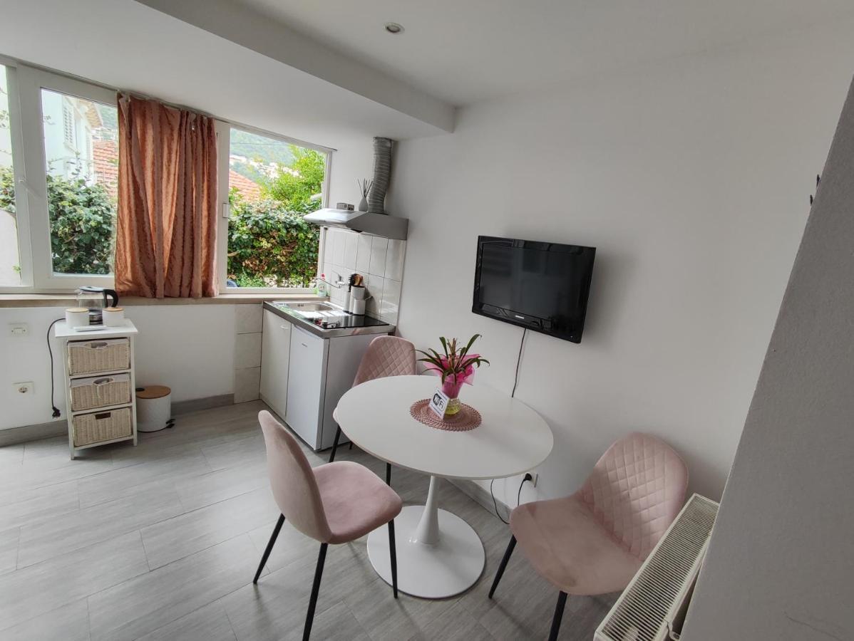 Zoric & 2 Apartment *